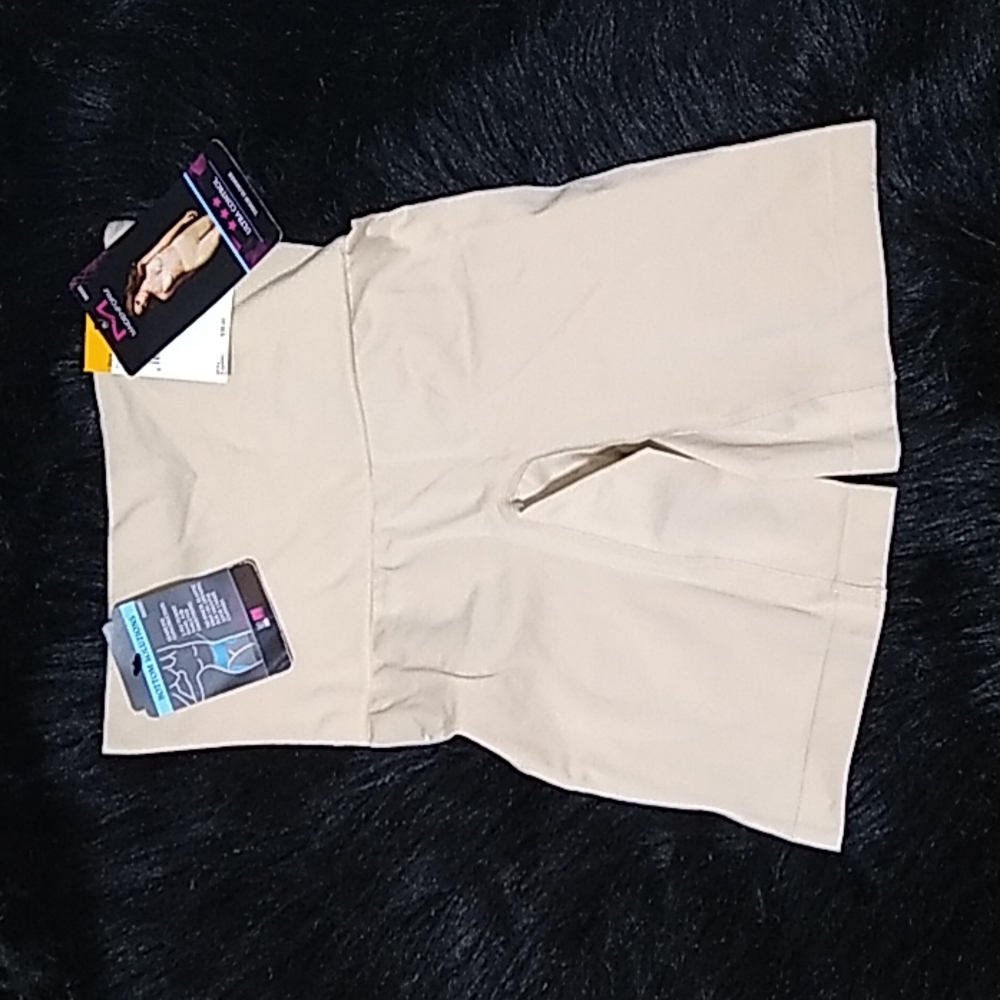 Maidenform Thigh Slimmer Shapewear